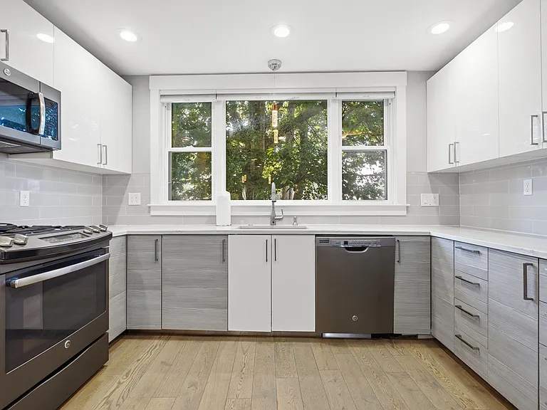 447 Frankfort St #1 — Photo 3