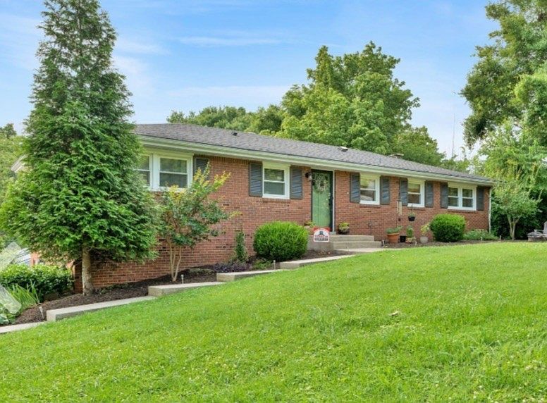 1st image of 106 Dellrose Dr