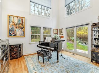 (Undisclosed Address), White Plains, NY 10605