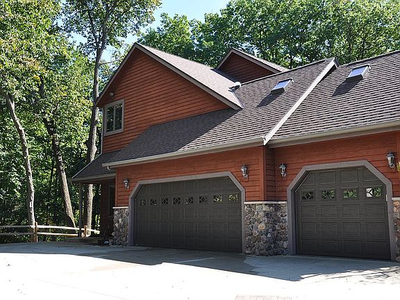 Large 3.5 Car Garage