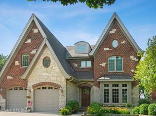 122 E Oneida Ave, Elmhurst, IL 60126