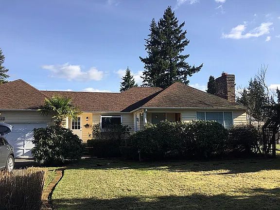 Front of home - new roof since this picture was taken!