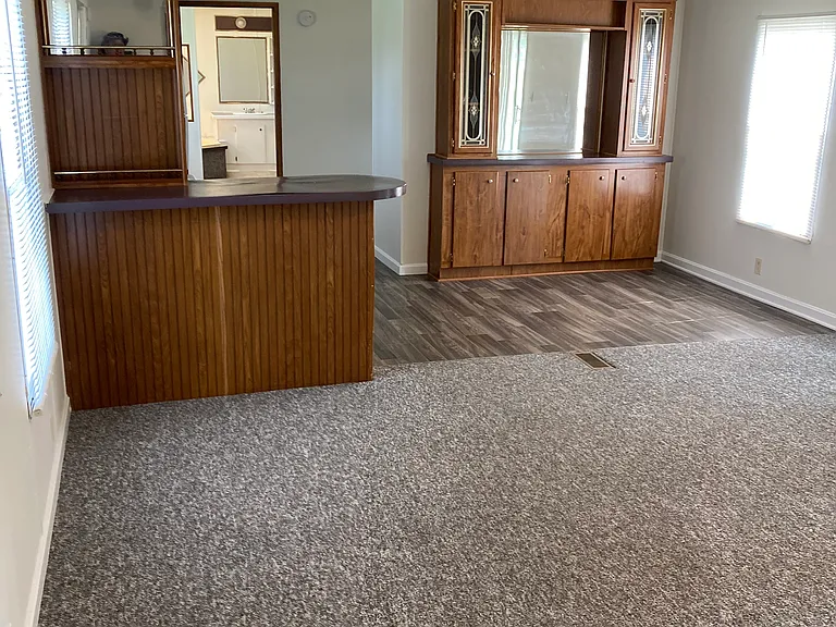 7 Lakewood Ct — Photo 1