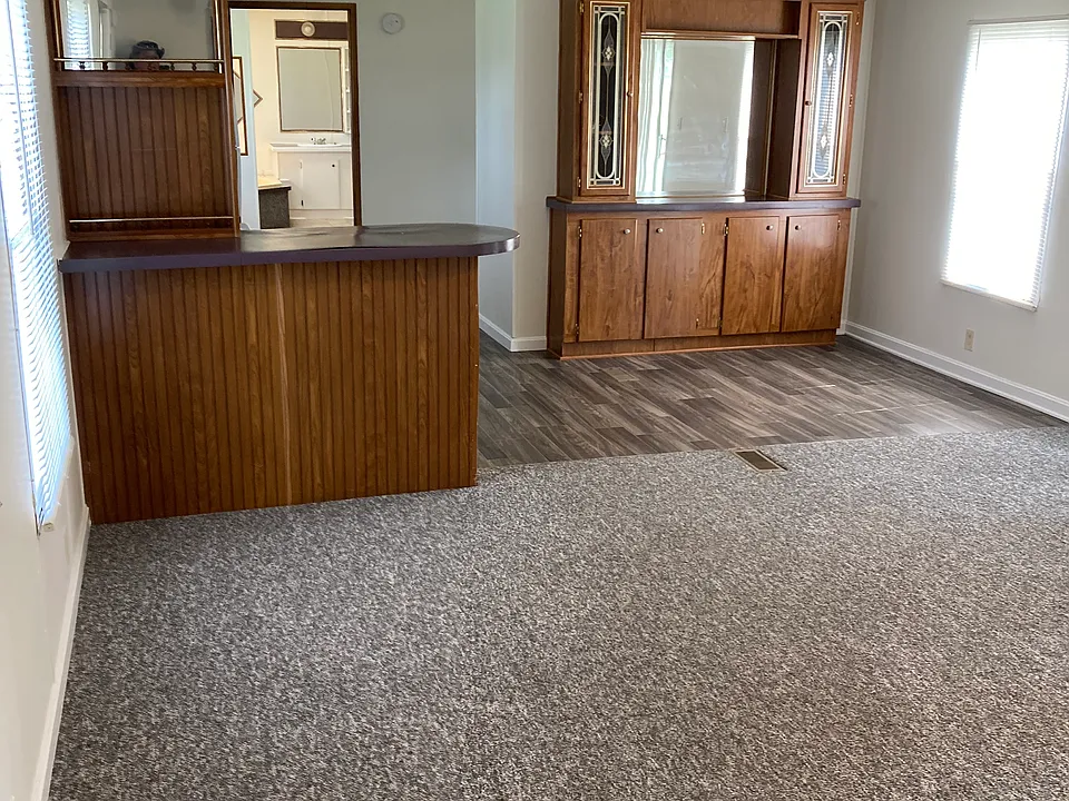 7 Lakewood Ct