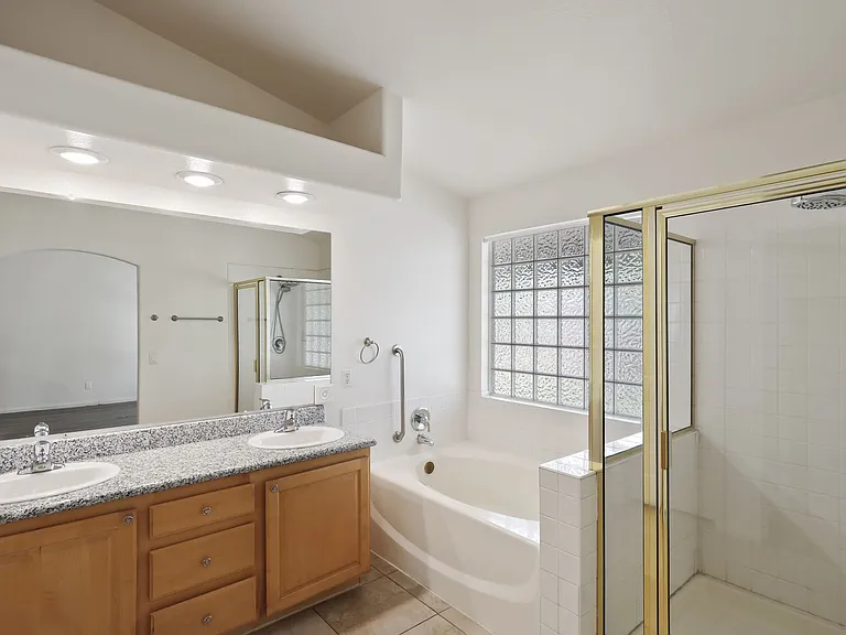9892 Vermillion Cliffs Ave — Photo 24