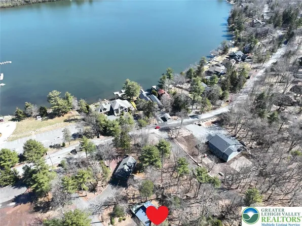 11 Maplewood Rd, Rural Valley, PA 16249