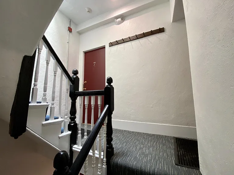 27 Phillips St #5 — Photo 14