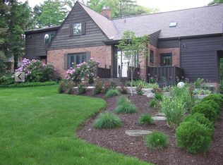 7980 Skyline Dr, Broadview Heights, OH 44147