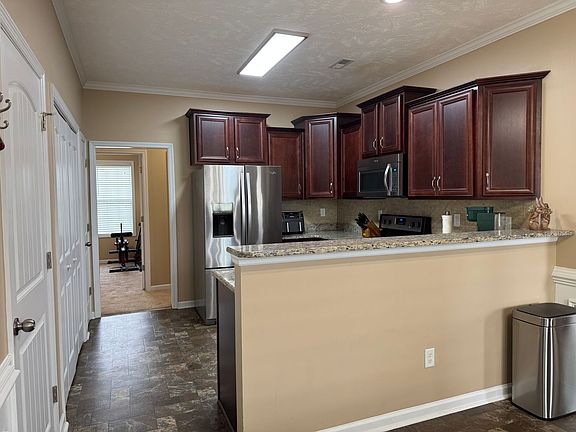 5th image of 208 Trophy Ridge Dr