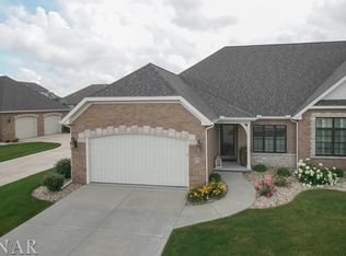 37 Bent Ct, Bloomington, IL 61704
