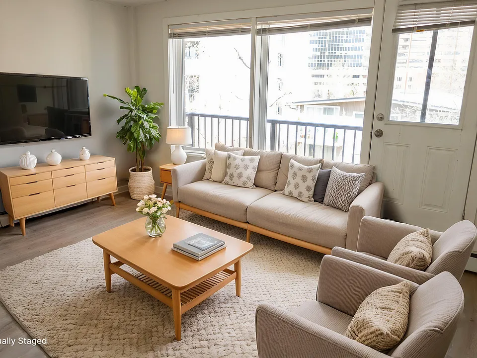 318 14th Ave SW