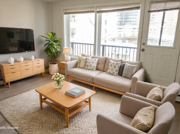 318 14th Ave SW, Calgary, AB T2R 0M3