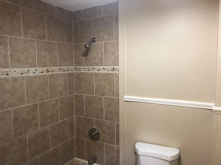202 Cottage St #UPSTAIRS — Photo 8