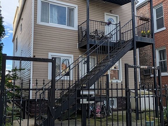 2nd image of 2441 W 46th St #1