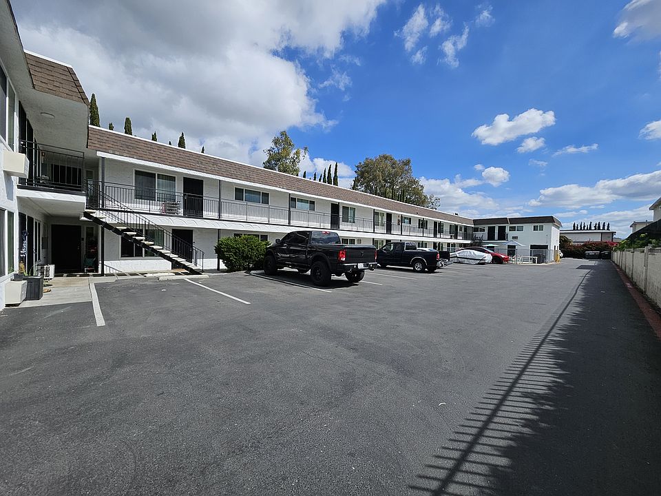 1st image of 573 Emerald Ave #18