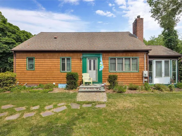 2 Long Bow Lane, Commack, NY 11725