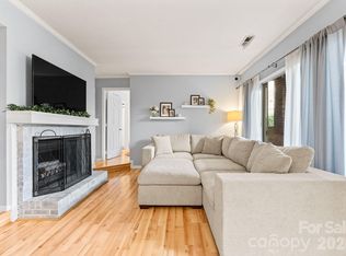 1109 E Morehead St APT 16, Charlotte, NC 28204