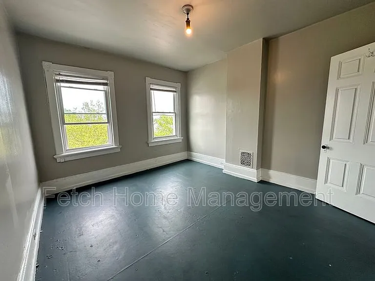 115 S 10th St #3 — Photo 19