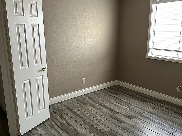 14968 N 85th Dr — Photo 3