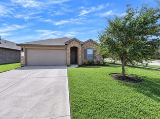 702 Green Clover Ln, Rosharon, TX 77583