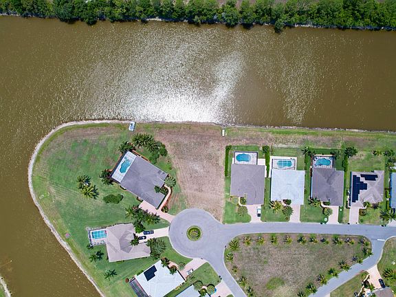 3rd image of 274 SW Vista Lake Drive