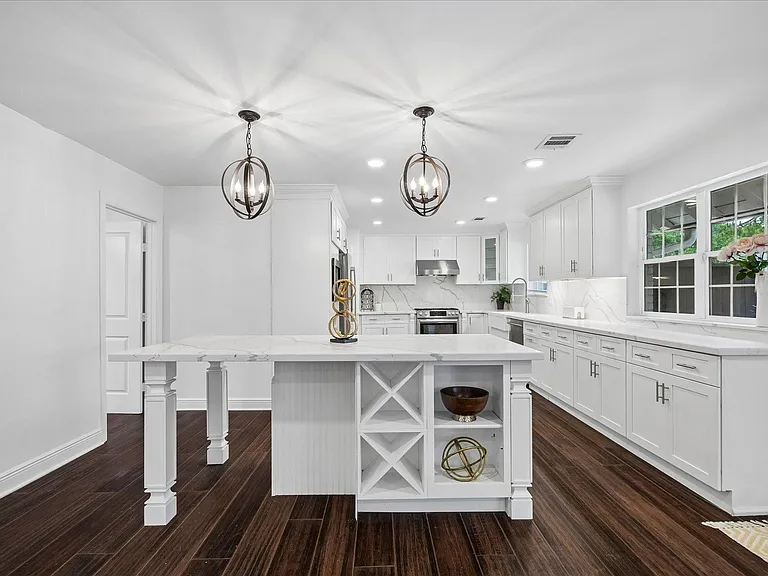 10602 Riverview Dr — Photo 12