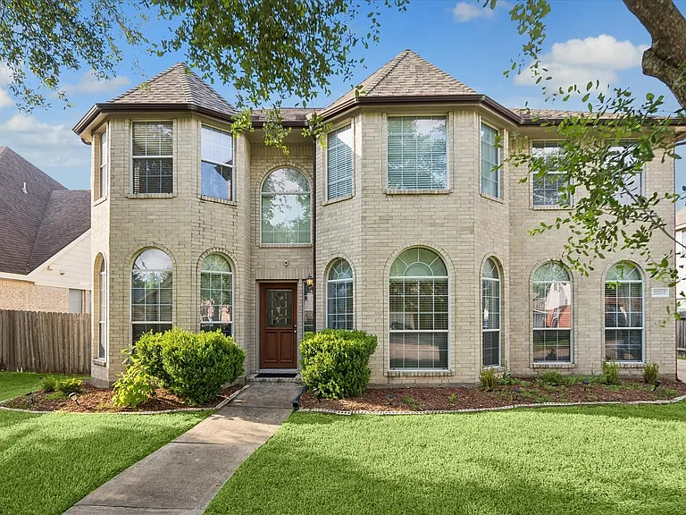 21702 Cozy Hollow Ln — Photo 1