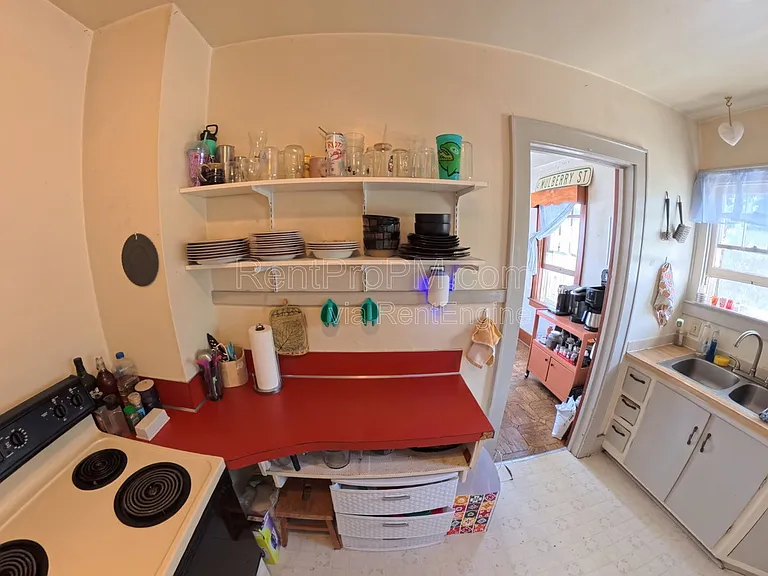 1121 W Mulberry St — Photo 11