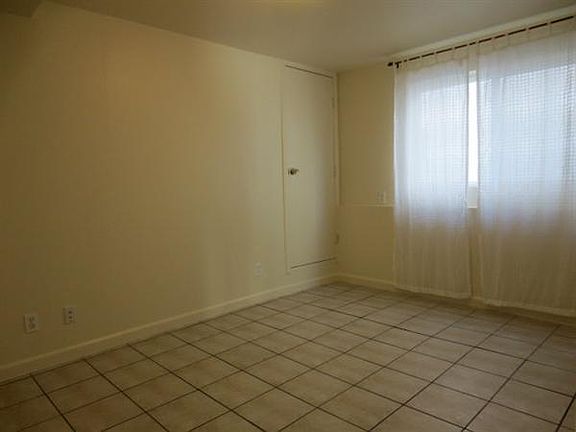 4th image of 120 Saint Francis Blvd
