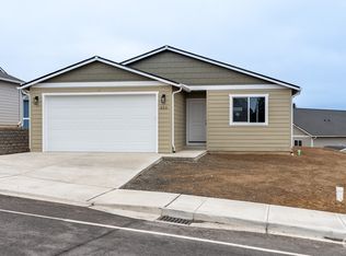 825 N Macaw Ave, East Wenatchee, WA 98802