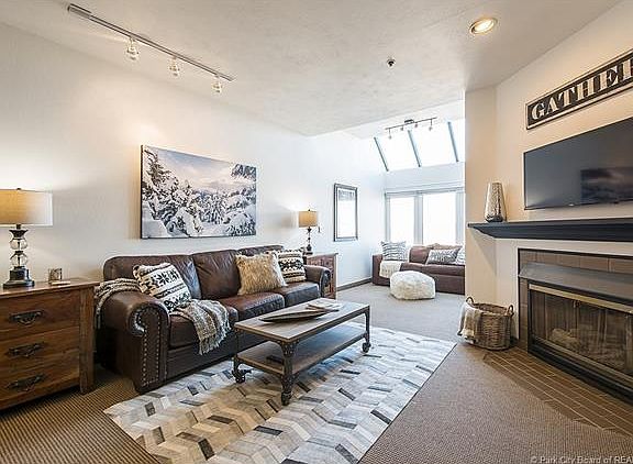 3rd image of 1415 Lowell Ave #164