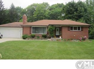 441 Willow Tree Ln, Rochester Hills, MI 48306