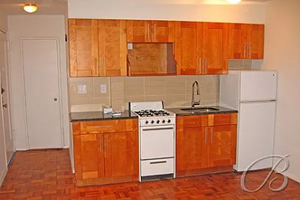 Rented by Bellmarc Realty | media 21