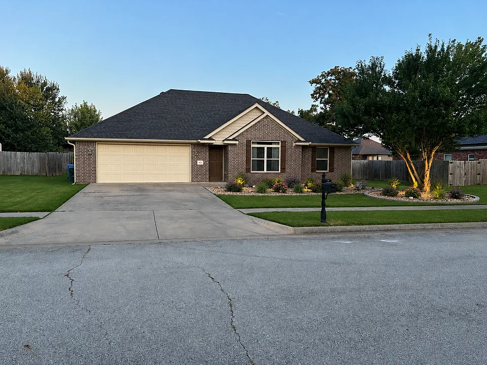 489 N Drewrys Bluff Dr