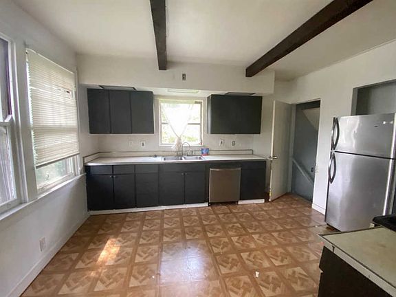 4th image of 3907 Meyerfeld Ave