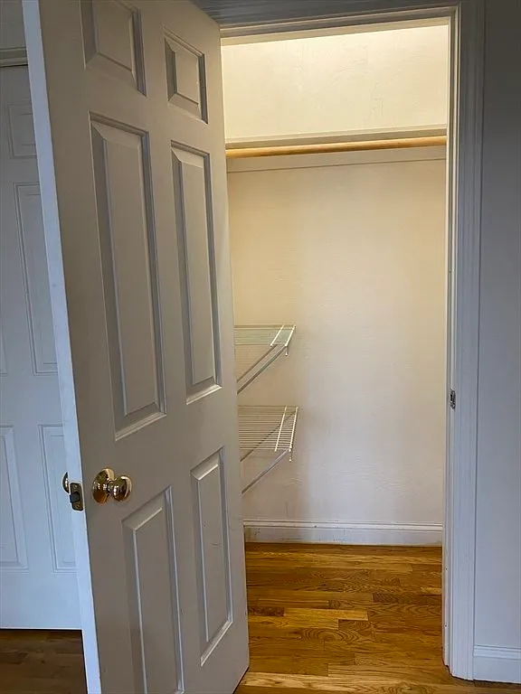 2 bed, 1000 sqft, $3,200 — Photo 4