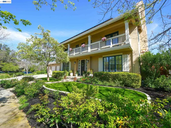 10507 Manzanita Ct, Cupertino, CA 95014