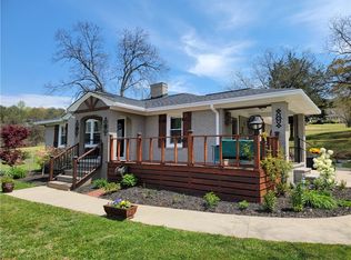 244 Boggs Rd, Pickens, SC 29671