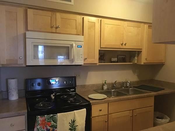 2nd image of 206 21st Avenue Pl