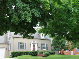 1222 S Delaware Ave, Springfield, MO 65804