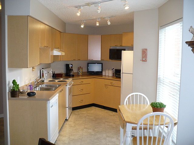 1st image of 222 Mary St