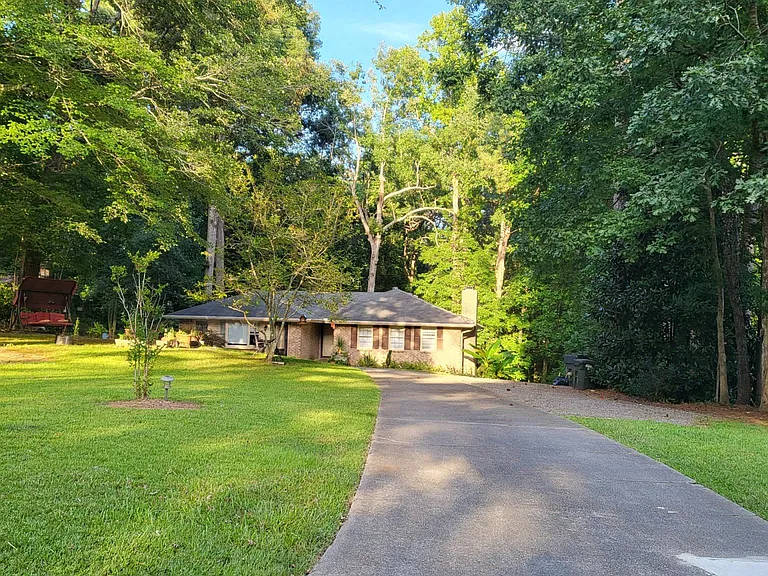 5111 Cavalier Dr SE — Photo 3