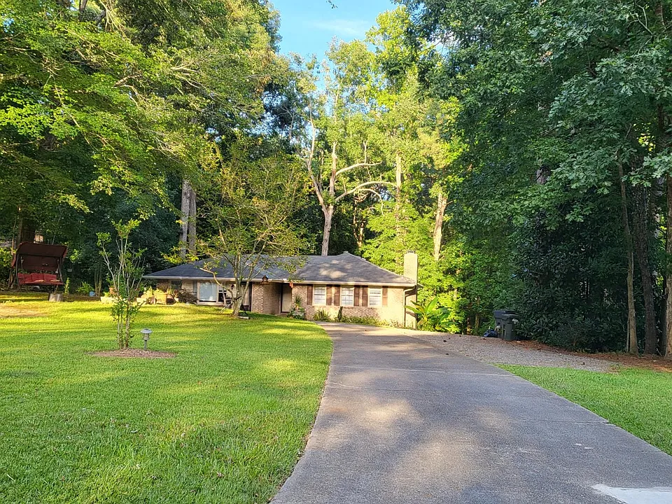 5111 Cavalier Dr SE