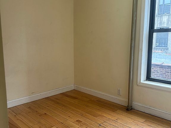 4th image of 561 W 186th St APT 15