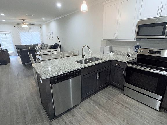 5th image of 2651 S Juniper St #1403