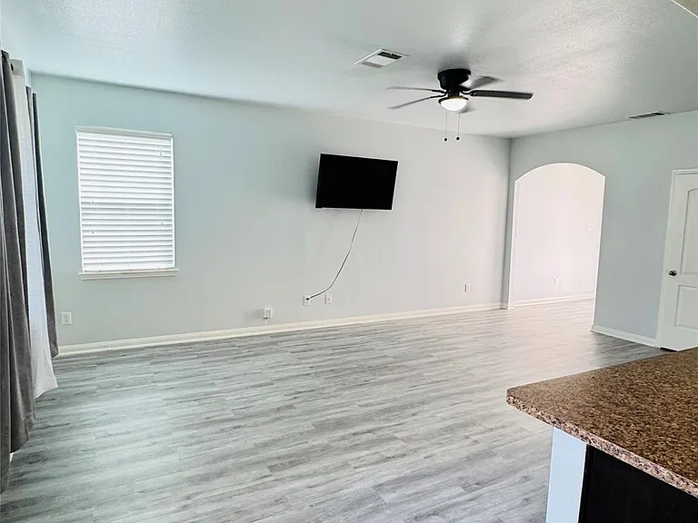 2050 Wilde Elm Dr — Photo 7
