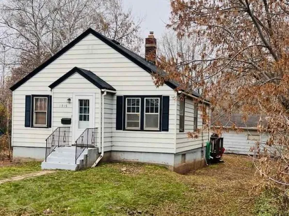 1215 15th Ave E, Hibbing, MN 55746