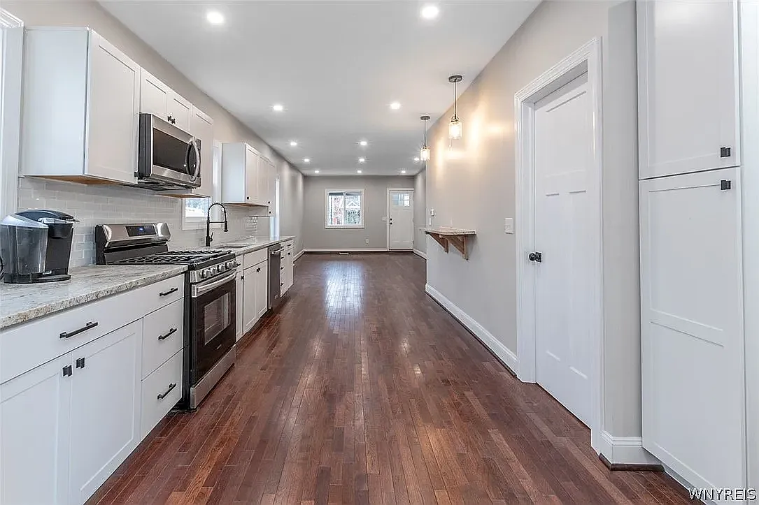 3 bed, 1225 sqft, $1,800 — Photo 4