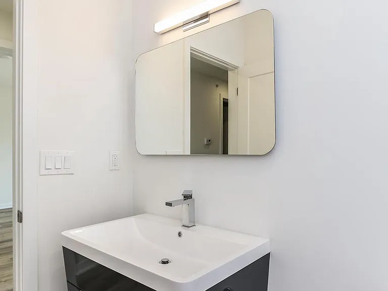 1431 Brown St #5 — Photo 18