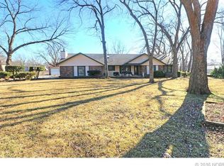 25725 S Greenway Dr, Claremore, OK 74019